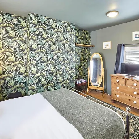 Holiday home Host & - May House