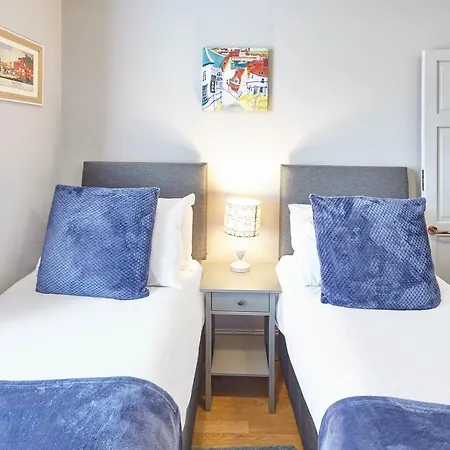 Host & - May House Holiday home Whitby